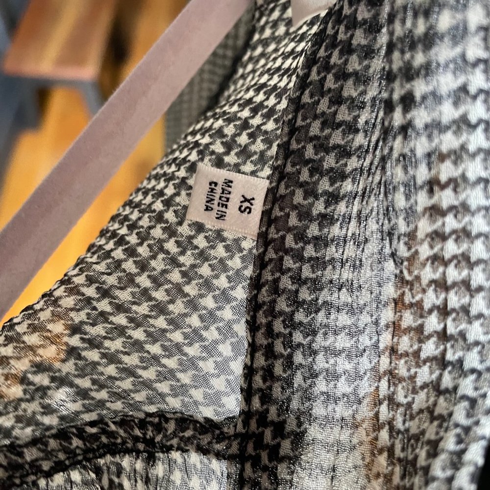 7 For All Mankind Houndstooth Chiffon Tie Neck Silk Blouse - Picture 6 of 11